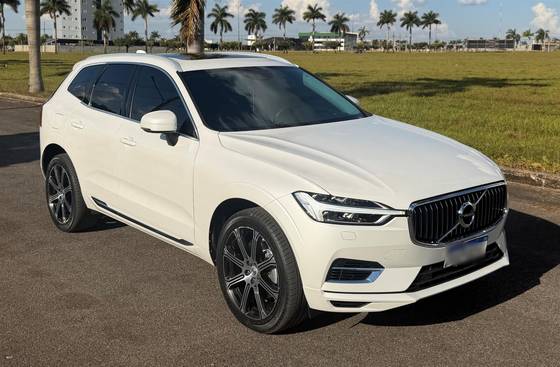 VOLVO XC60 2.0 T8 HYBRID INSCRIPTION AWD GEARTRONIC VOLVO XC60 2.0 T8 HYBRID INSCRIPTION AWD GEARTRONIC